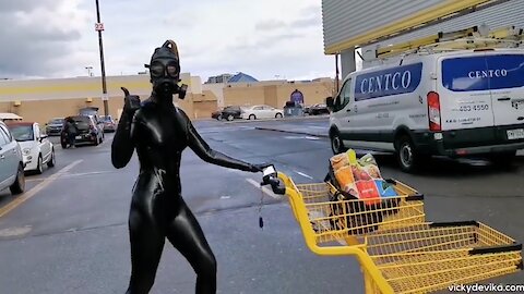 Montrealer Grocery Shopping In Full Latex Fetish Gear Is Peak Quarantine Mood (Video)