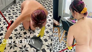 NAKED CLEANER 💁‍♀️ Calls her clients creeps