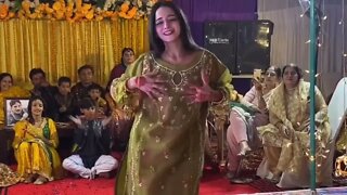 Pakistani Tiktoker Girl Ayesha Mano Full Dance Video HD | Mera Dil Ye Pukare Aaja | 2022 | Okara