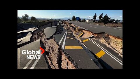 Earthquake destroys