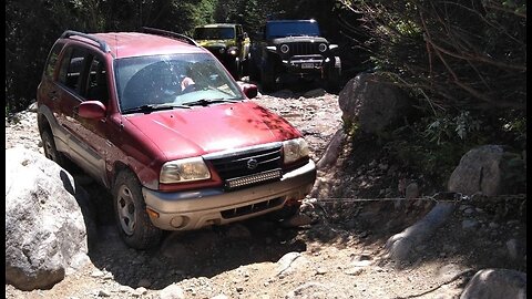 Grand Vitara + Gladiator on Middle St. Vrain