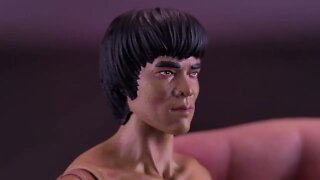 Diamond Select Toys Bruce Lee VHS SDCC 2022 Exclusive Figure Review @The Review Spot