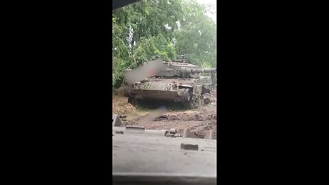 Footage from the frontline in Ukraine shows a damaged Ukrainian leopard tank