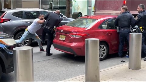 After Being Stopped At Gunpoint Man Shoves NYPD Officer and Escapes