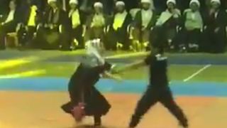 Iranian Girl shows her self-defense skills