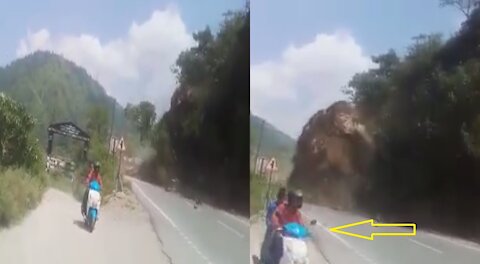 Live Video of Man's Life Escaped Just By Second in Land Slides in India - Live Video