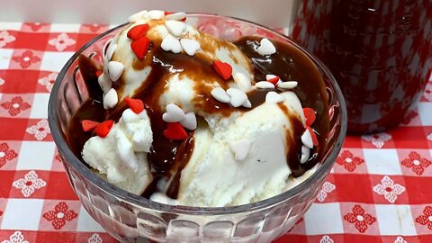 EASY HOT FUDGE SAUCE!! VALENTINE'S DAY DESSERT PERFECTION!!