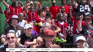 Browns welcome first full crowd of fans for training camp since 2019