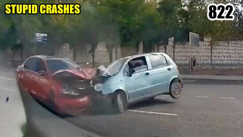 Stupid crashes 822 September 2023 car crash compilation