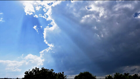 Stunning time-lapse of dramatic cloud formation