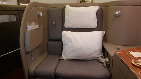 Cathay Pacific 777 FIRST CLASS