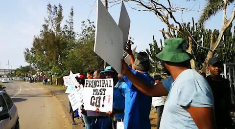 SOUTH AFRICA - Durban - Daleview Secondary school parents protest (Videos) (Zyk)