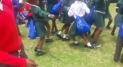 Christmas comes early for Johannesburg inner city schoolchildren (QAv)