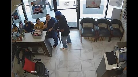 Humiliated Would-Be Robber Walks out of Atlanta Nail Salon After Customers Ignore His Demands