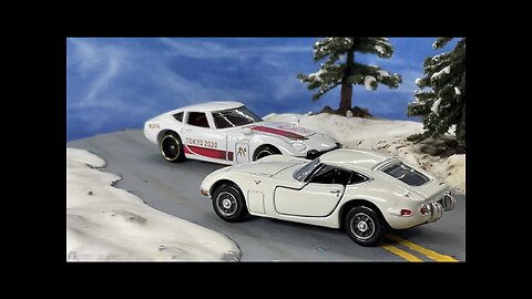 HOT WHEELS, TOMICA TOYOTA 2000GT WHO DID IT BETTER?