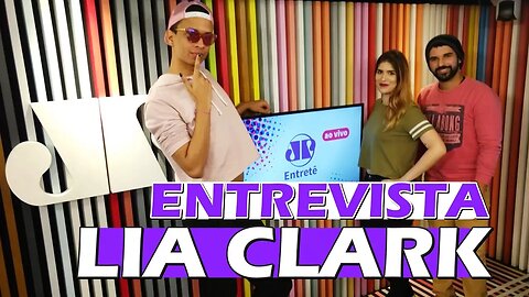 Entrevista com Lia Clark, o mistério de Taylor Swift e Anitta Malandra