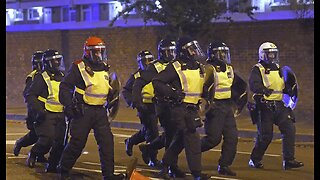 SHOCKING VIDEO: Dozens of Eritrean Protesters With Long Sticks Surround, Attack Police in London