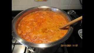 Bolognese meat ragù (sauce)