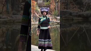 Pretty Chinese Girl Wears Traditional Naxi Peoples Clothing