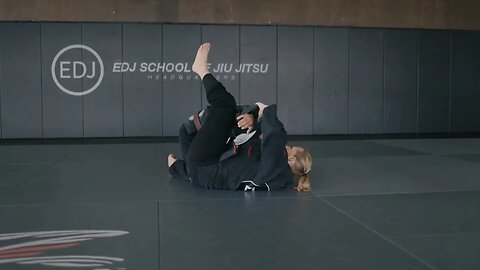 TRIANGLE FROM SPIDER GUARD - KIM BOWSER