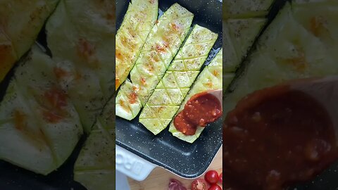 Low Carb Pizza Zucchini Boats. #recipe #food #lowcarb #zucchiniboats