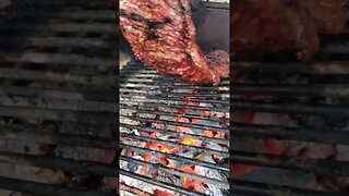 Char-grilling Skirt Steak 🔥🥩 #globalfoodquest #steak #meat #bbq