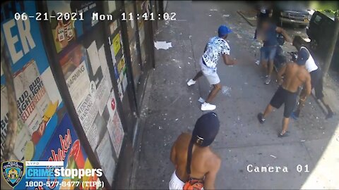 Brazen Assault in Broad Daylight Of Off-Duty Cop In NYC