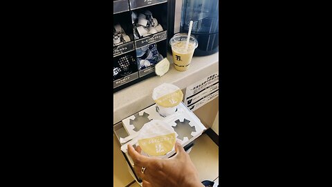 Iced Latte☕️😋😎 at 7-Eleven in Japan