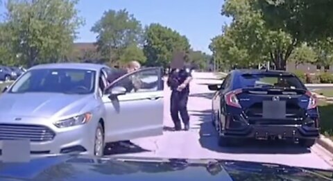 Car Randomly Pulls Up Next to Cop and Attacks Him With an Axe