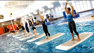 ‘Float Fit': aula de aeróbica flutuante!
