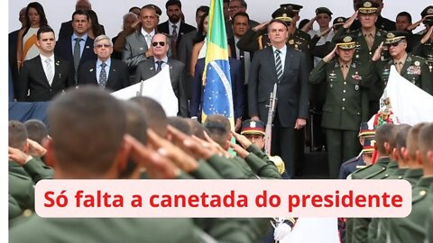 Só falta a caneta Bic do presidente !!!!!