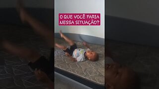 Criança de 3 anos fazendo birra, o que você faria?