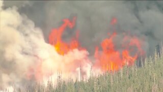 Firefighter battling Cameron Peak Fire tests positive for COVID-19, dozens potentially exposed