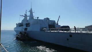SOUTH AFRICA - Cape Town - Chinese Russian and SA Navy Vessels Leaving (Video) (T5K)