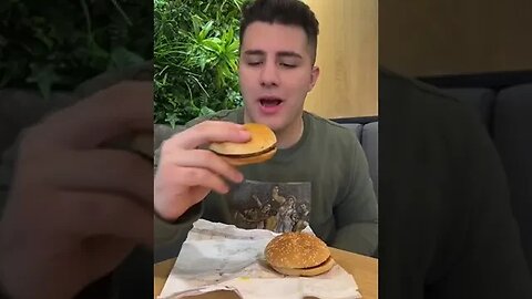 BURGER KING VS BURGER MCDONALDS #oguritamica #mancare #mancaciosul #food #romania