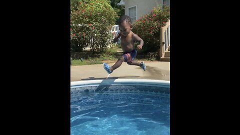 Self-taught 1 1/2-year-old swimmer Mason Creed
