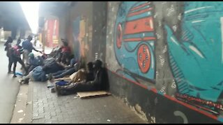 SOUTH AFRICA - Johannesburg - Homeless shelter (videos) (cQg)