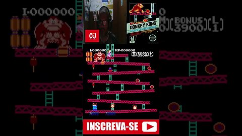 Mario enfrentando o vilão Donkey Kong para salvar a princesa (NES) #Shorts