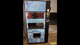 Royal 650 Live Display Soda Cold Drink Vending Machine For Sale in Florida