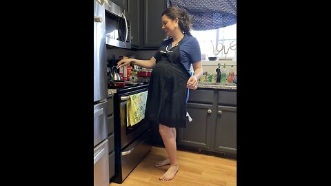 BAREFOOT & PREGNANT