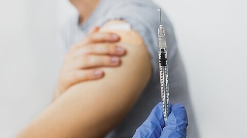 Warning New Mass mRNA Vaccine Rollout PFIZER & Moderna Announce Vaccine for Everybody