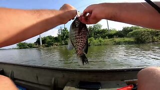 Crappie fishing, cork and jig, spawning crappie, tiny boat 2 big men, no electronics