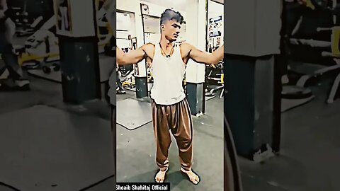 18 Year Old Pakistani Bodybuilder 😱
