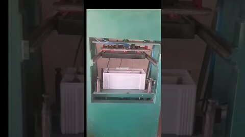 Sealing Lead Acid Battery On Heat Sealing Machine. #leadbattery #dryBattery #tubularbatteries #plate