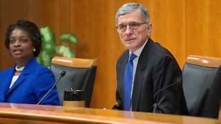 FCC votes to end Net Neutrality protections