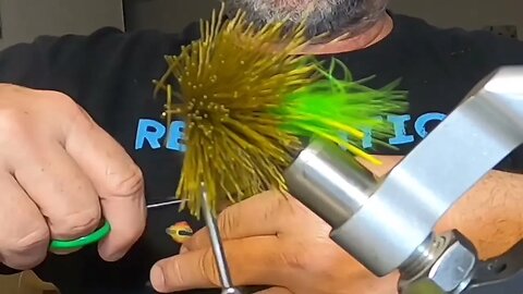 #6 Hook Deer Hair Sneaky Pete #flyfishing #bass #fishing #flytying #fish #bassfishing #trout #pesca