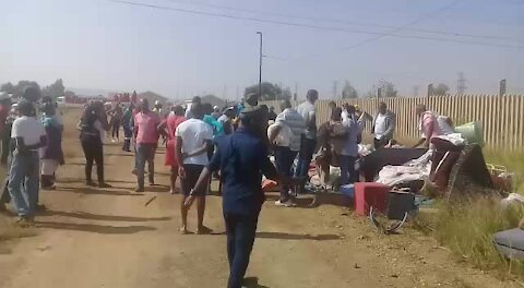 SOUTH AFRICA - Pretoria - Mamelodi Eviction (videos) (PGL)