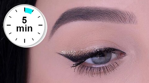 5 MINUTE EASY Golden Glitter Eyeliner Tutorial