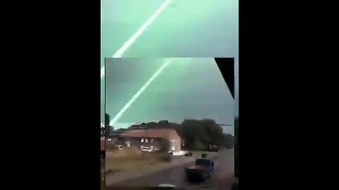 DIRECT ENERGY WEAPONS🌲🏚️♨️🌳⚡️🛰️DEW COMING FROM THE SKY🛻🚯🌩️🛰️💫