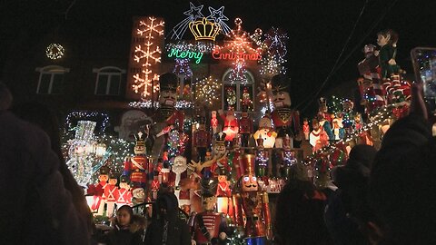 Visitors flock to see 'magnificent' Brooklyn Christmas lights